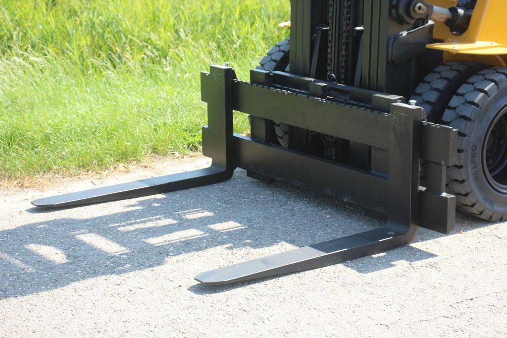 Forklift Caterpillar DP45K-2 Diesel 4500kg 6.0m 2007