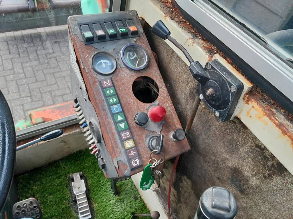 Schaeff HML 20 mobiele kraan Servo NL kenteken
