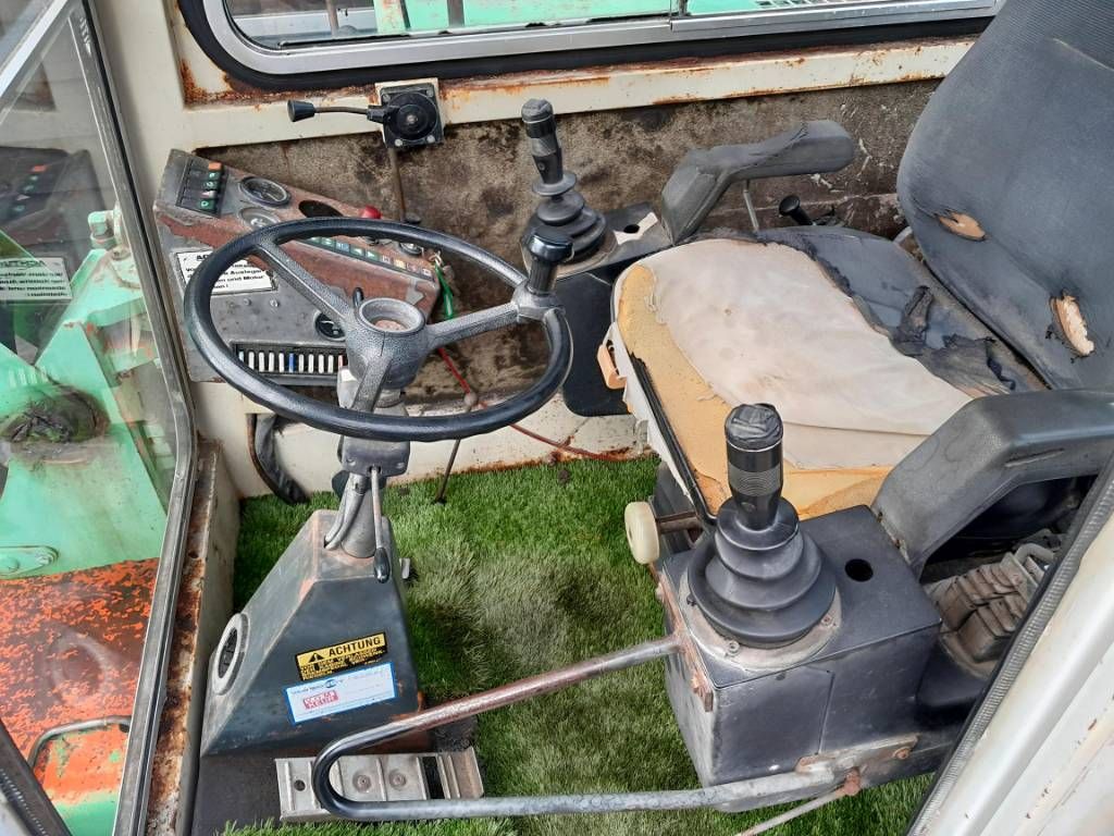 Schaeff HML 20 mobiele kraan Servo NL kenteken