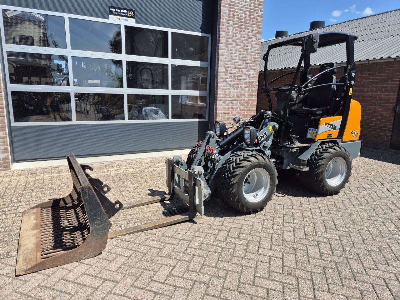 Giant G1500 Xtra shovel /bj 2024/super nette machine