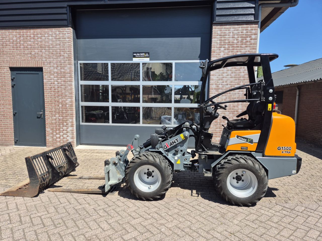 Giant G1500 Xtra shovel /bj 2024/super nette machine