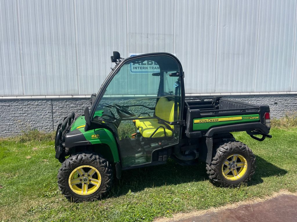 John Deere Gator 825i met kenteken 65 km/h met trekhaak