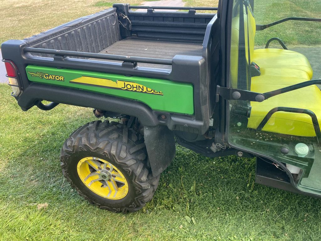 John Deere Gator 825i met kenteken 65 km/h met trekhaak