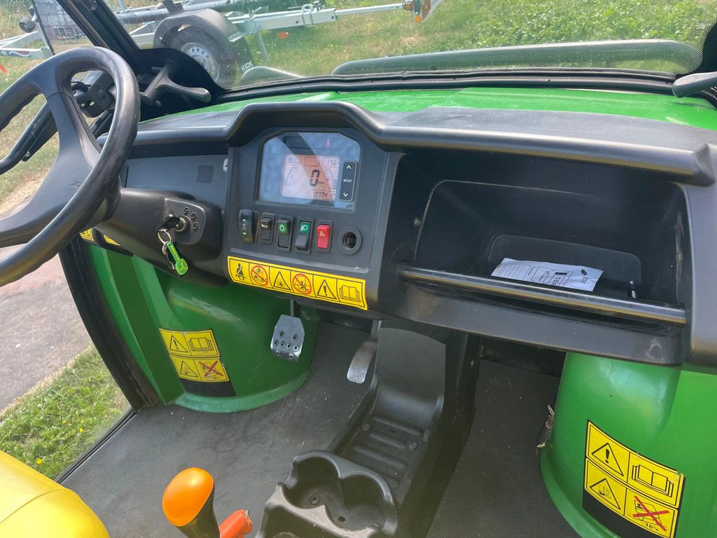 John Deere Gator 825i met kenteken 65 km/h met trekhaak