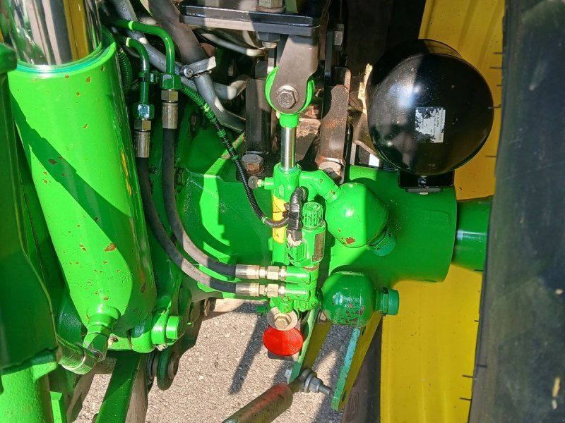 John Deere 6130R