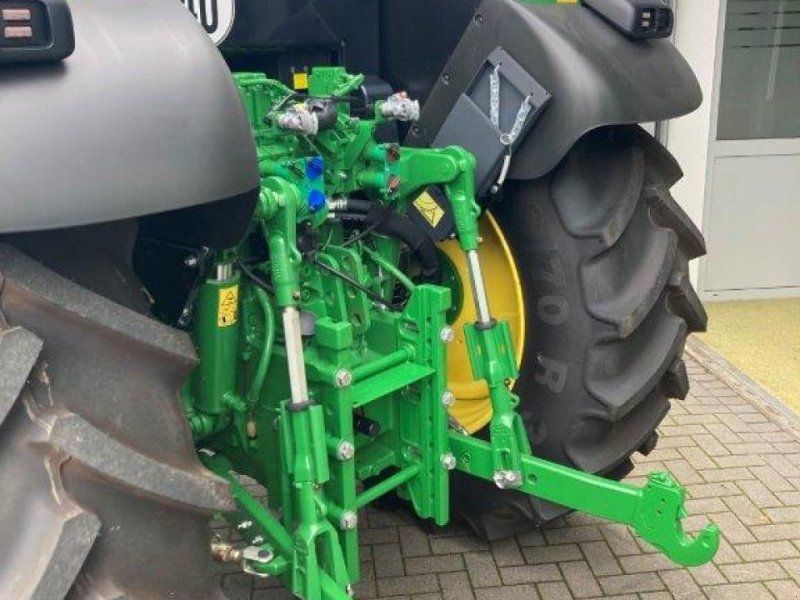 John Deere 6100M