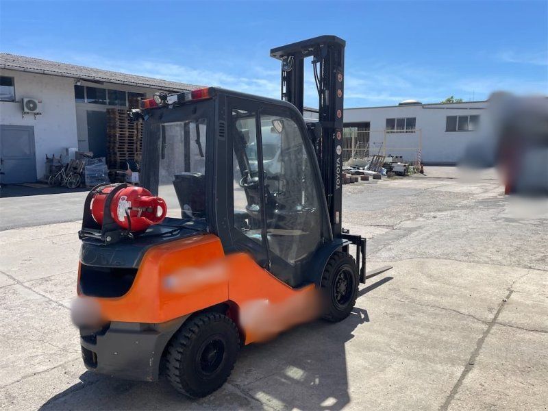Toyota 02-8FGF30