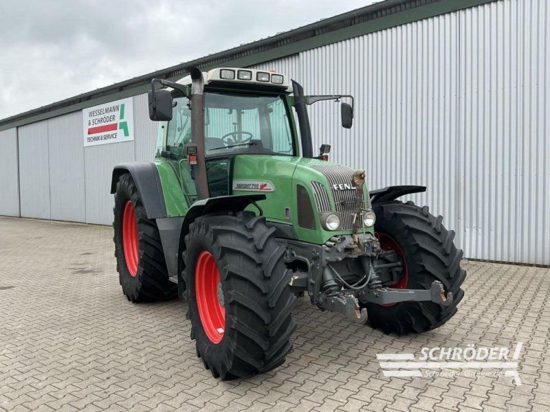 Fendt FAVORIT 716 VARIO