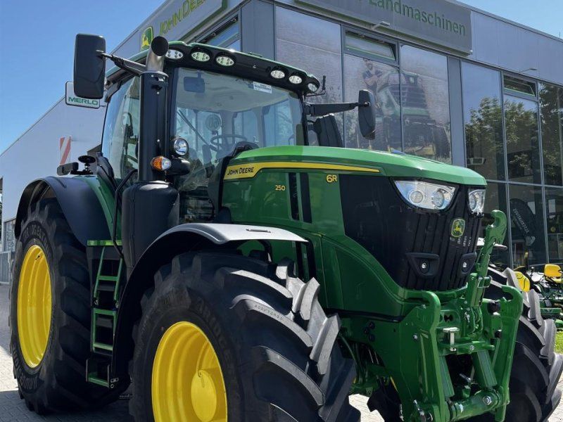 John Deere 6R 250