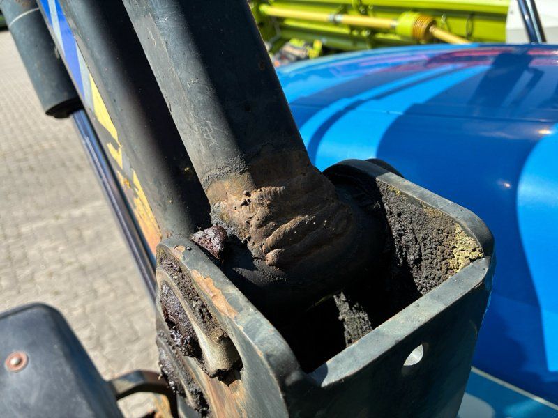 New Holland TS100A