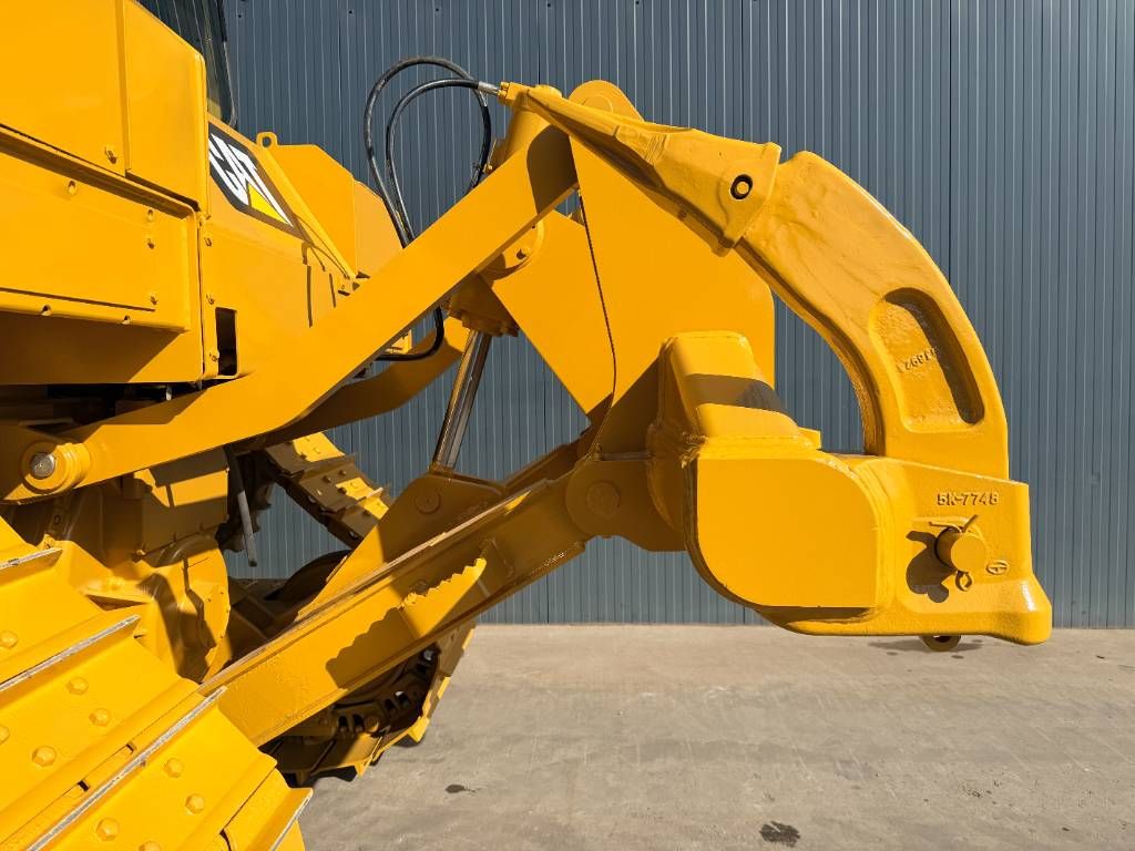 CAT D6T XL
