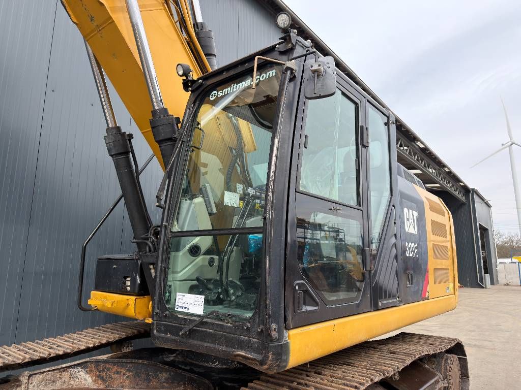 CAT 323EL VA