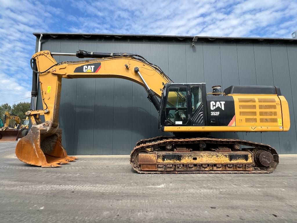 CAT 352 F