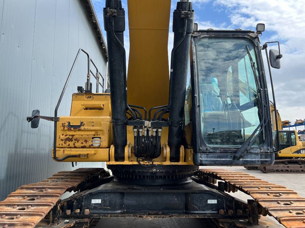 CAT 352 F