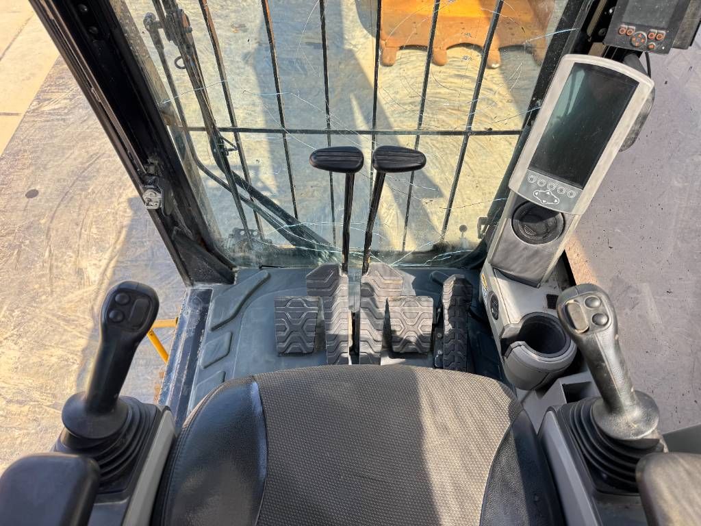 CAT 374FL - Automatic Greasing / Top Condition