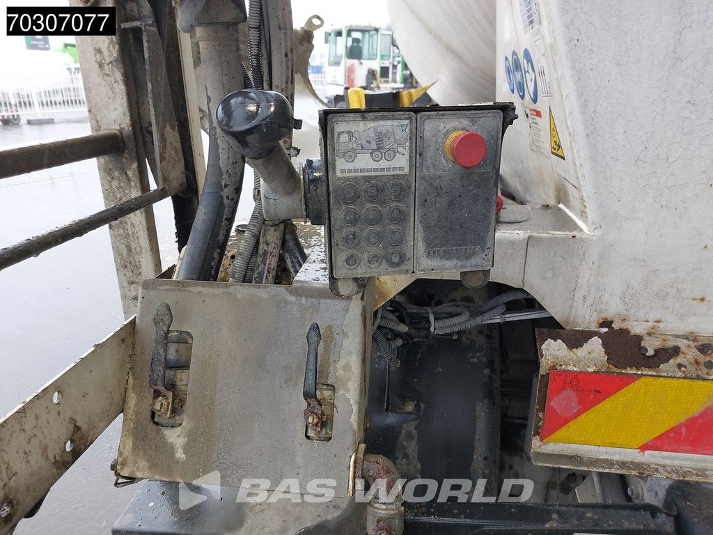 MAN TGS 32.420 8X4 9m3 Liebherr mixer CONCRETE INSIDE! Steelsuspension Automatic Euro 6