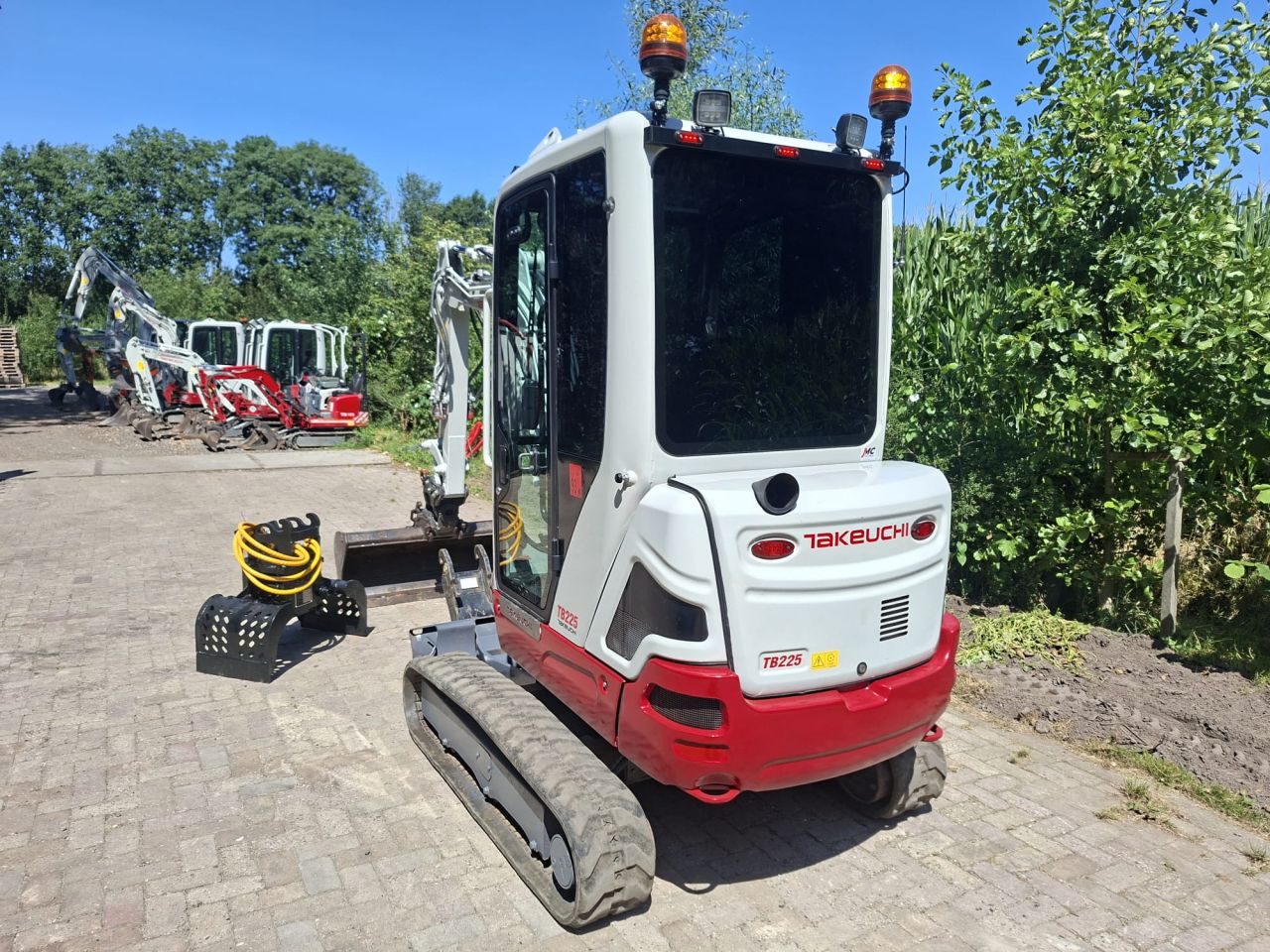 Takeuchi TB225 | bj 2021 | 1850uur | Kantelstuk
