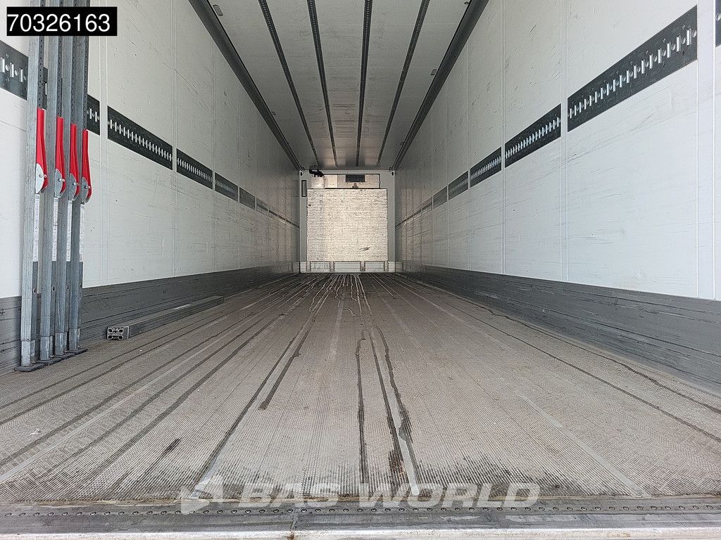 Schmitz SCB*S3B 3 axles 250x270cm APK 05/27 Lift Axle Palletkist