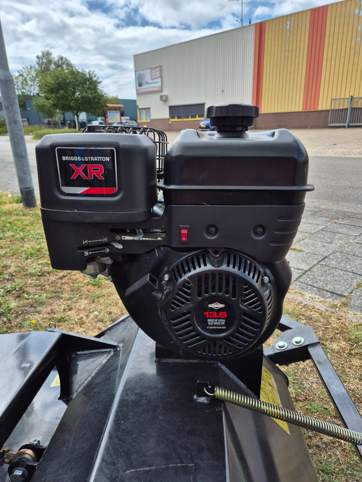 Klepelmaaier met eigen motor