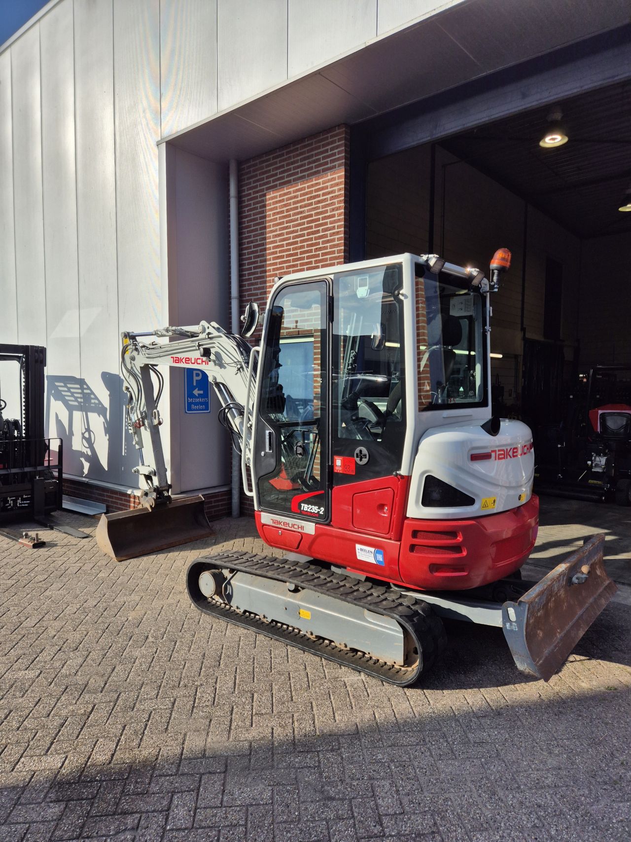 Takeuchi TB235-2