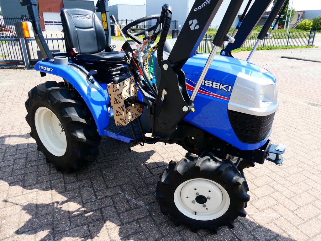 Iseki TM3187 4wd / 0124 Draaiuren / Vooralder