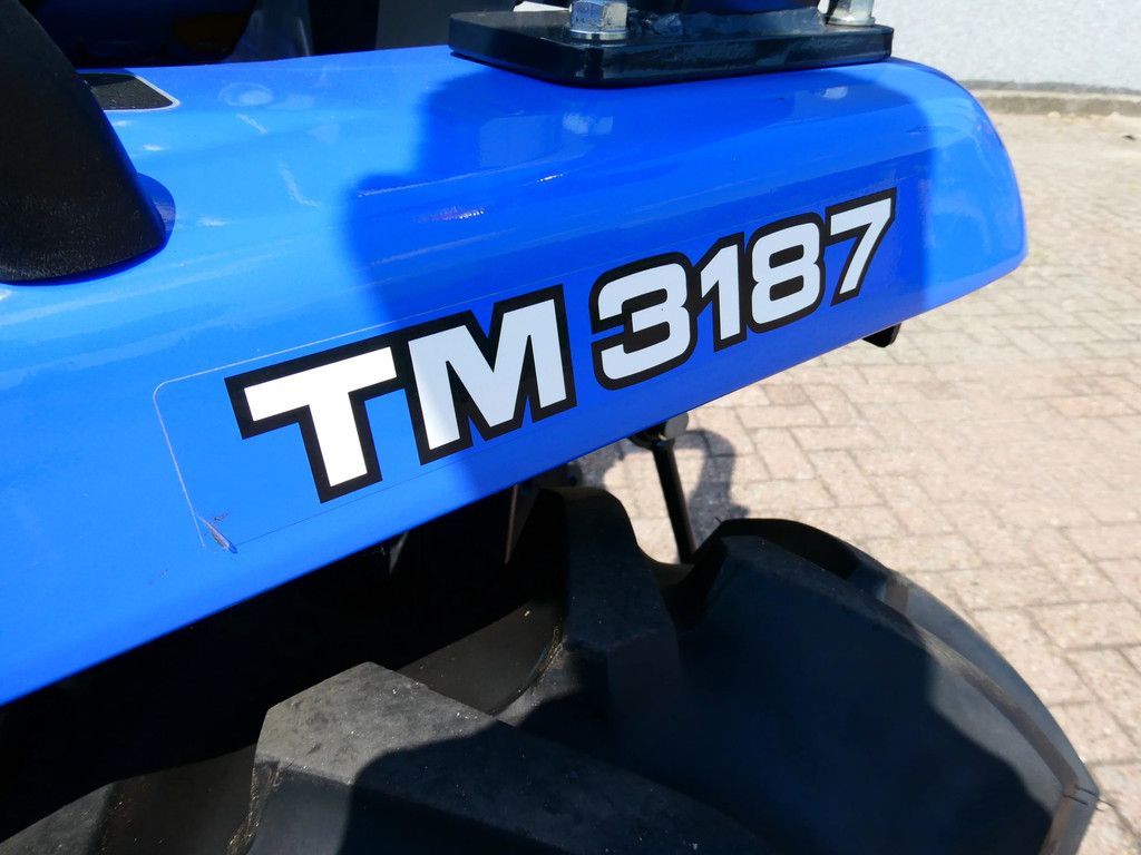 Iseki TM3187 4wd / 0124 Draaiuren / Vooralder