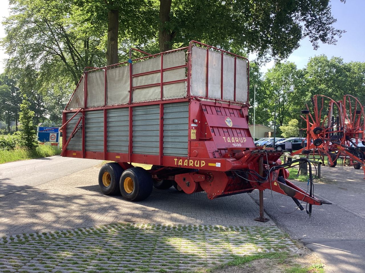 Taarup 1030 opraapwagen