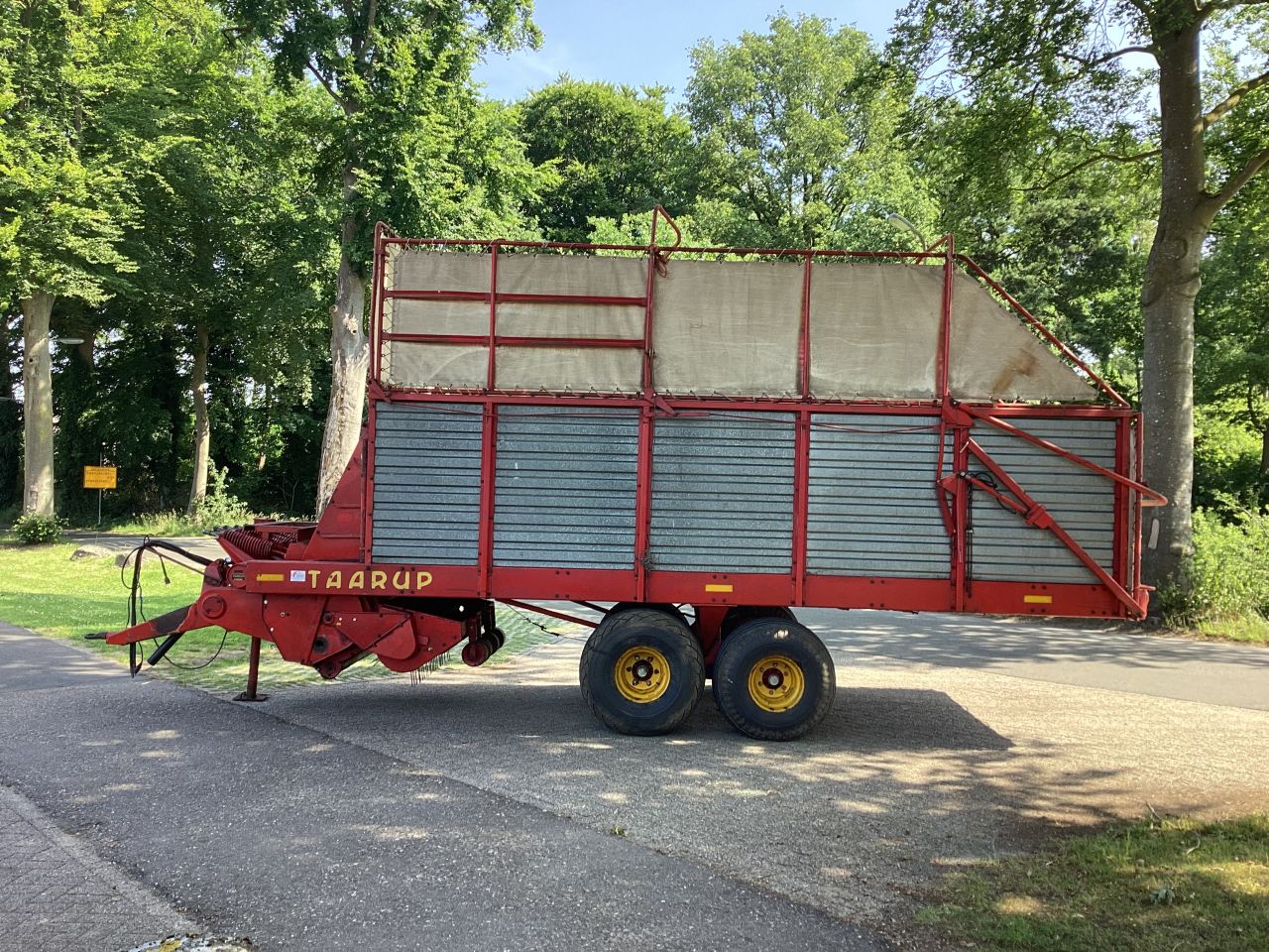 Taarup 1030 opraapwagen