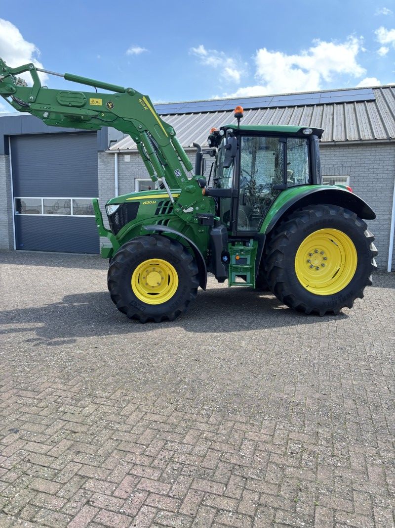 John Deere 6130M met 623R voorlader | 2022 | 2360 uur