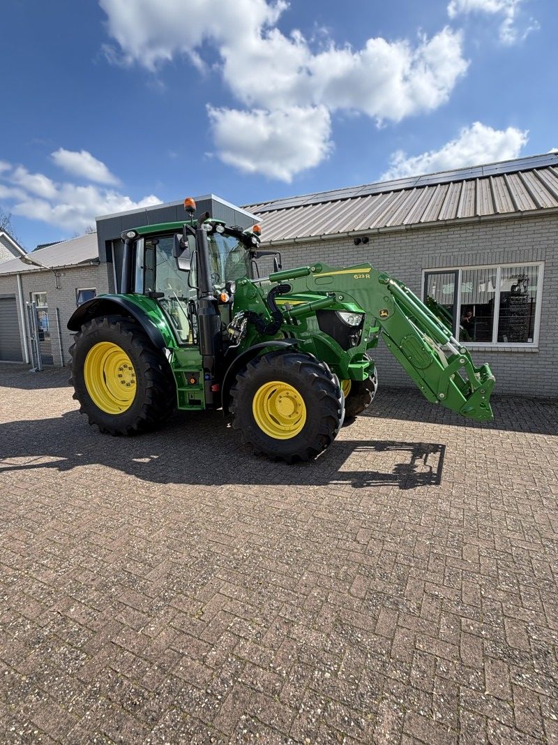 John Deere 6130M met 623R voorlader | 2022 | 2360 uur