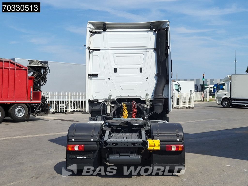Mercedes Actros 1851 4X2 BigSpace 2x Tanks M.O.T.