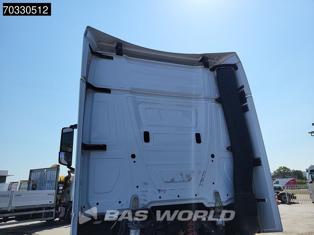Mercedes Actros 1851 4X2 BigSpace 2x Tanks M.O.T.