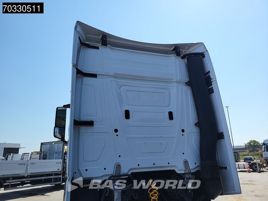 Mercedes Actros 1851 4X2 BigSpace 2x Tanks M.O.T.