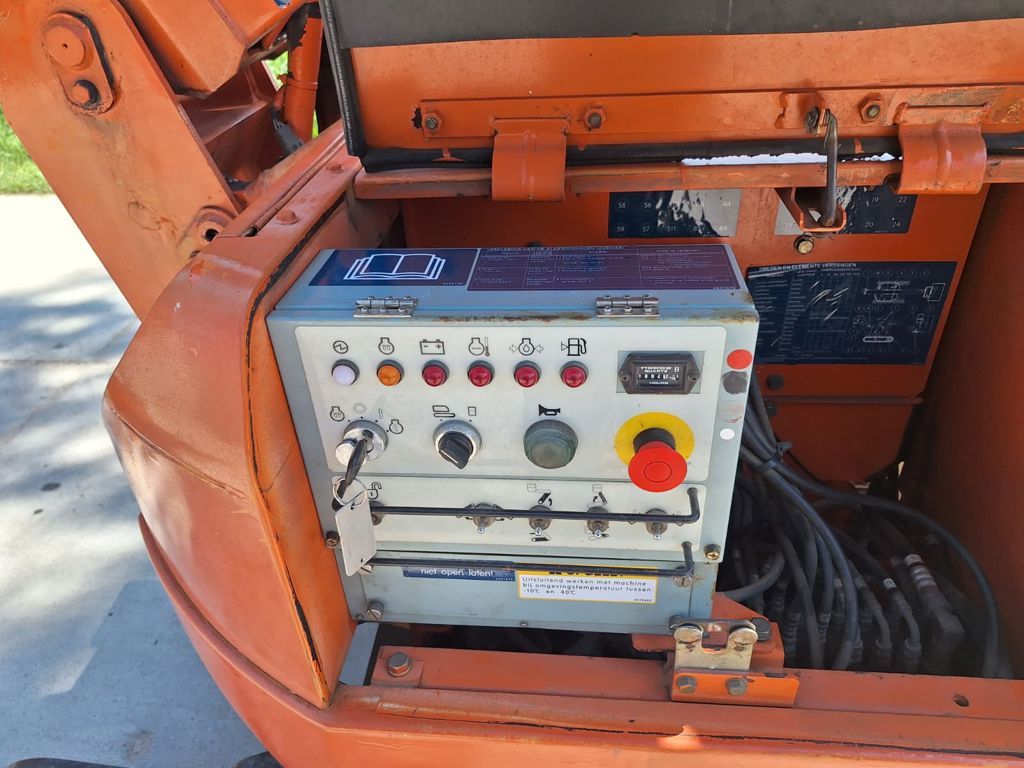Hitachi HX64B-2