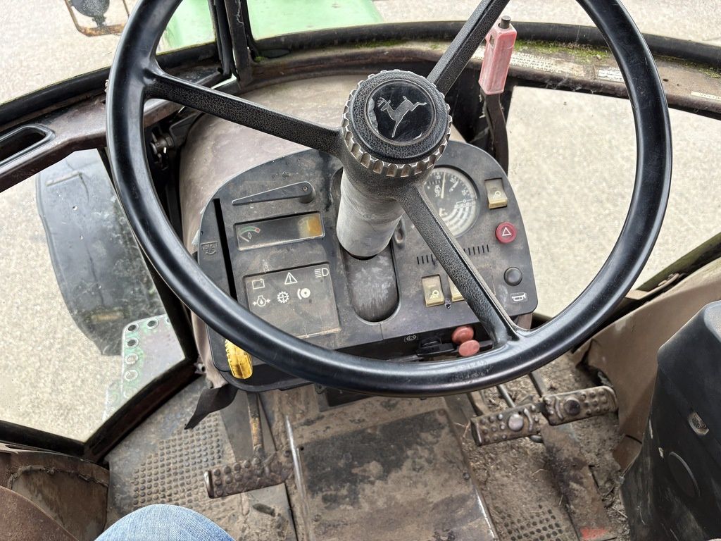 John Deere 2250