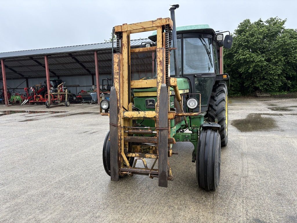 John Deere 2250
