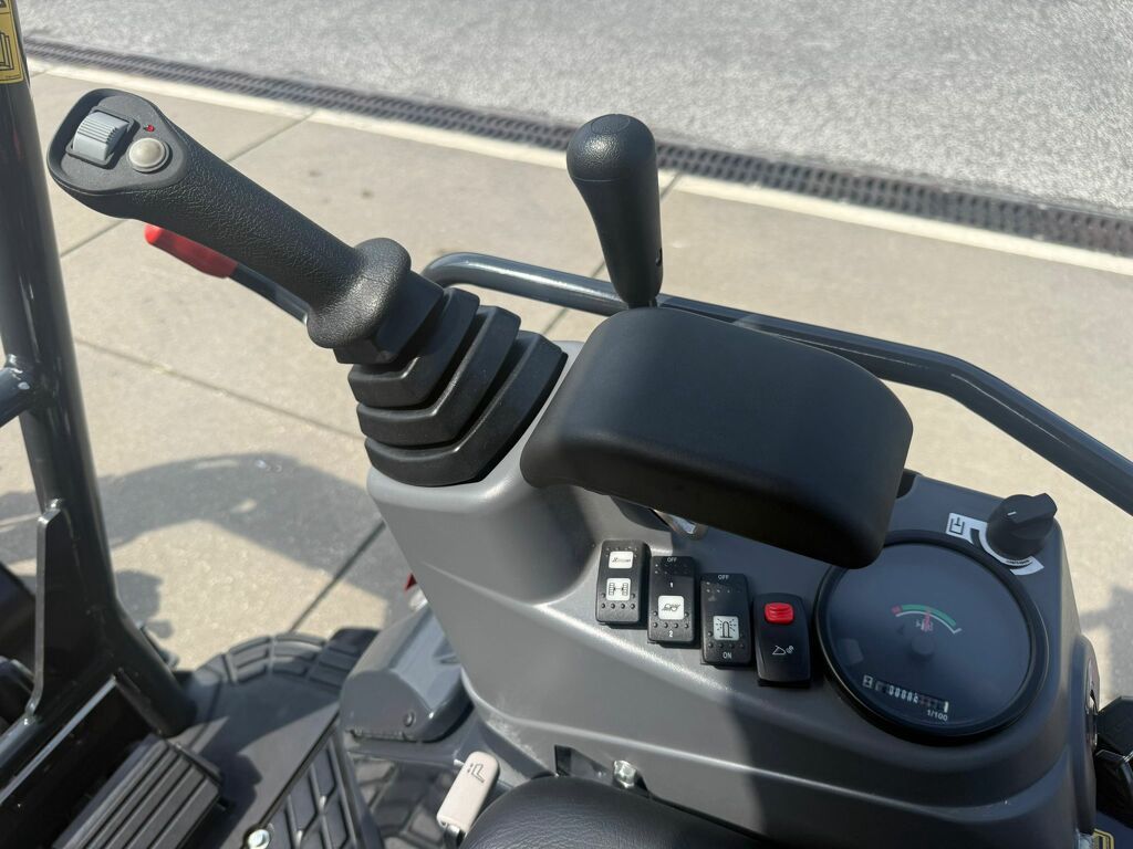 Yanmar ViO17