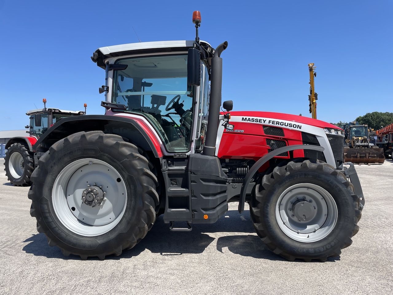 Massey Ferguson 8S.225 Dyna-7 Exclusive!