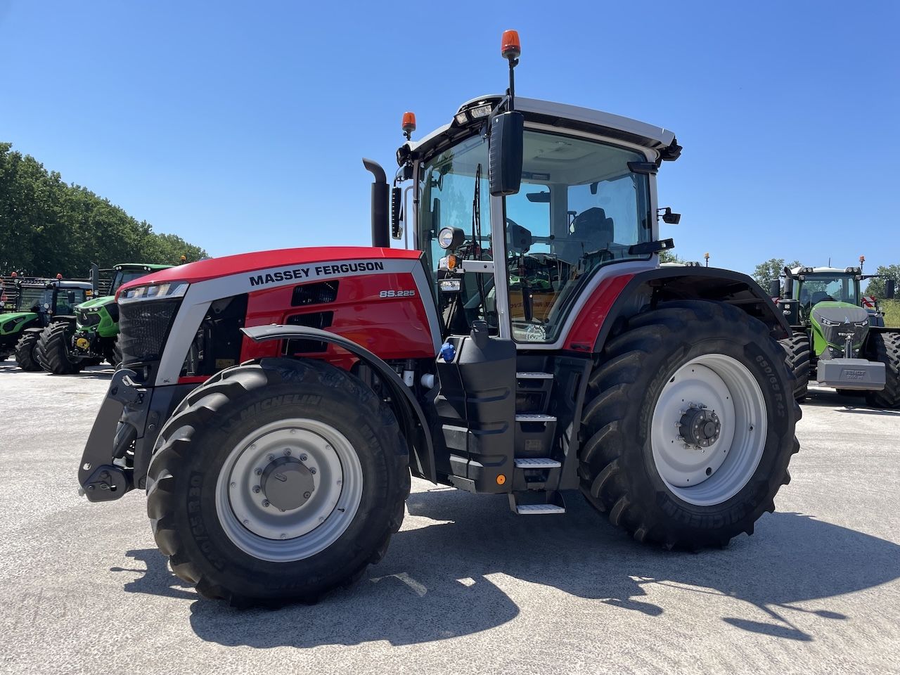 Massey Ferguson 8S.225 Dyna-7 Exclusive!