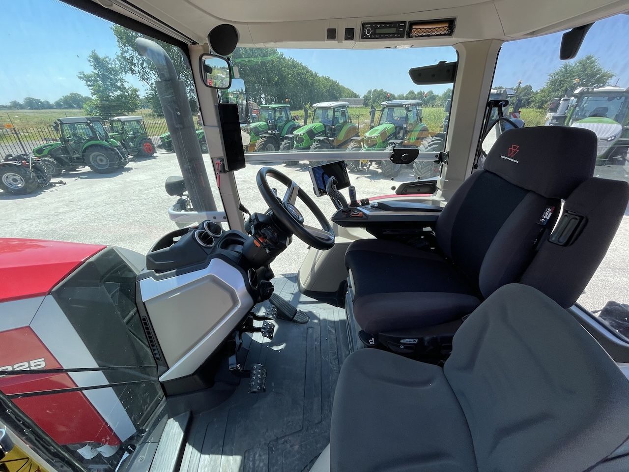 Massey Ferguson 8S.225 Dyna-7 Exclusive!