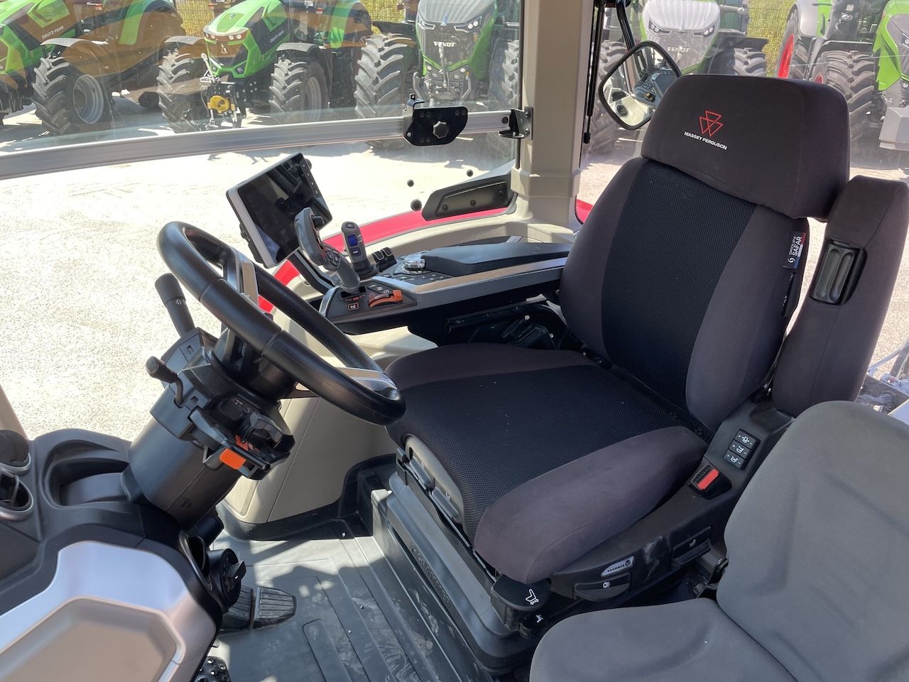 Massey Ferguson 8S.225 Dyna-7 Exclusive!