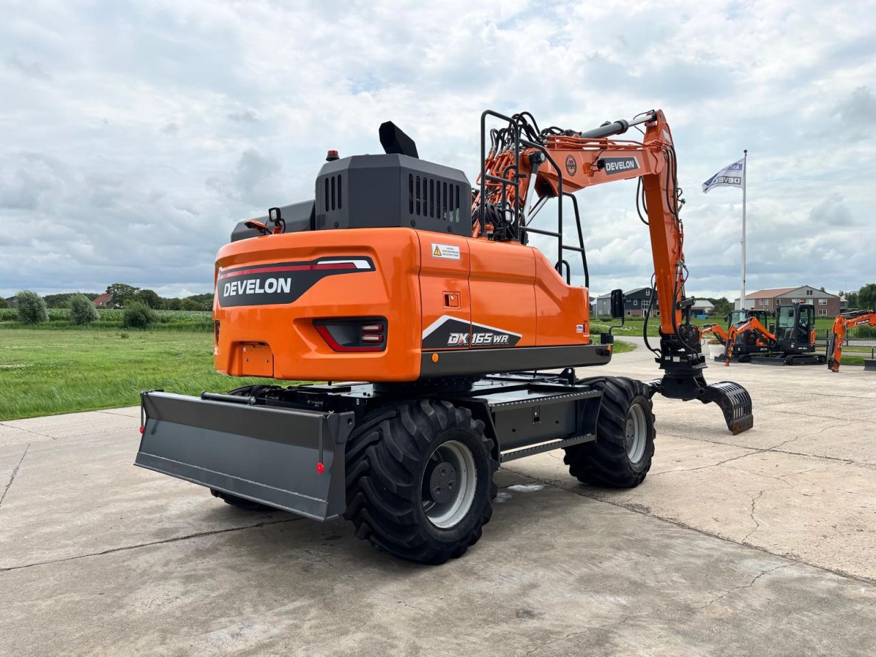 Develon DX165WR-7