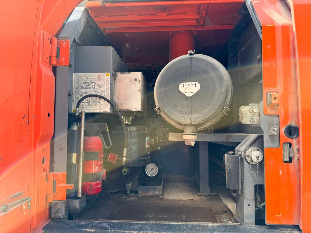 Hitachi ZX300LC-6