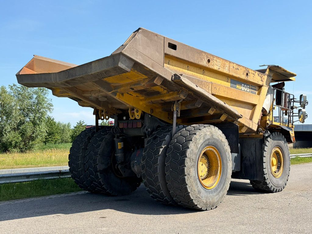 Komatsu HD605-7