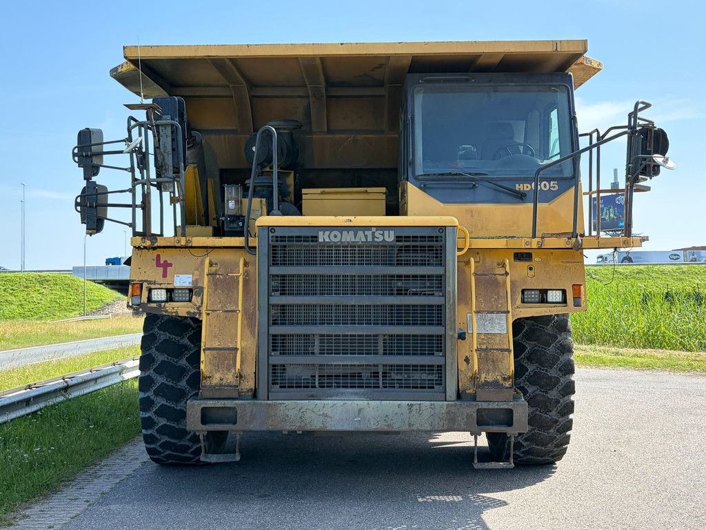 Komatsu HD605-7