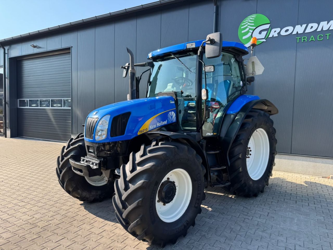 New Holland T6010