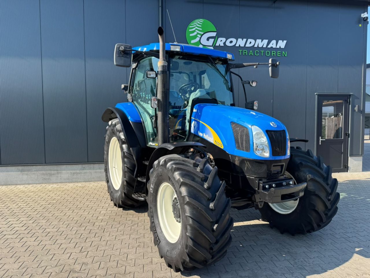 New Holland T6010