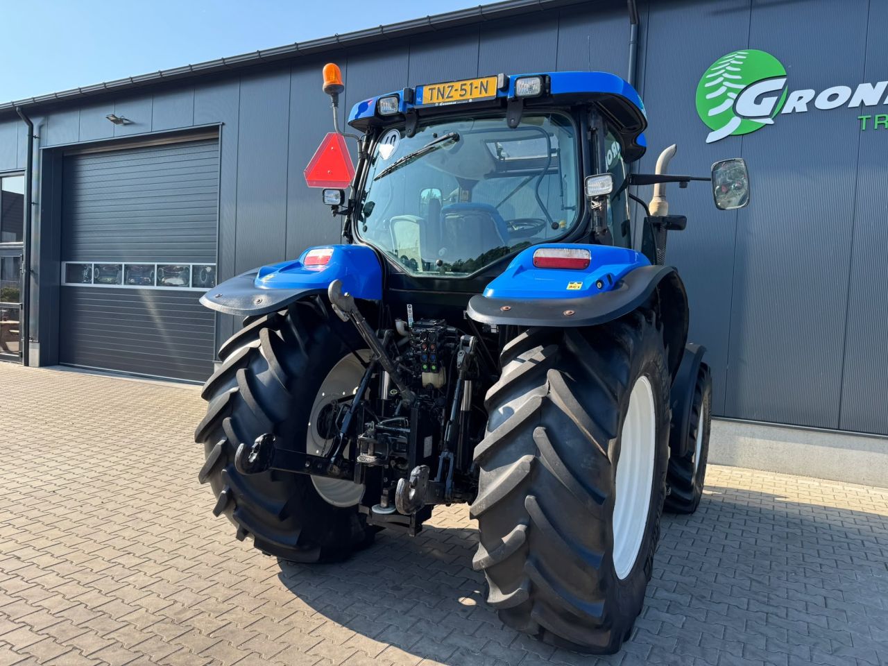 New Holland T6010