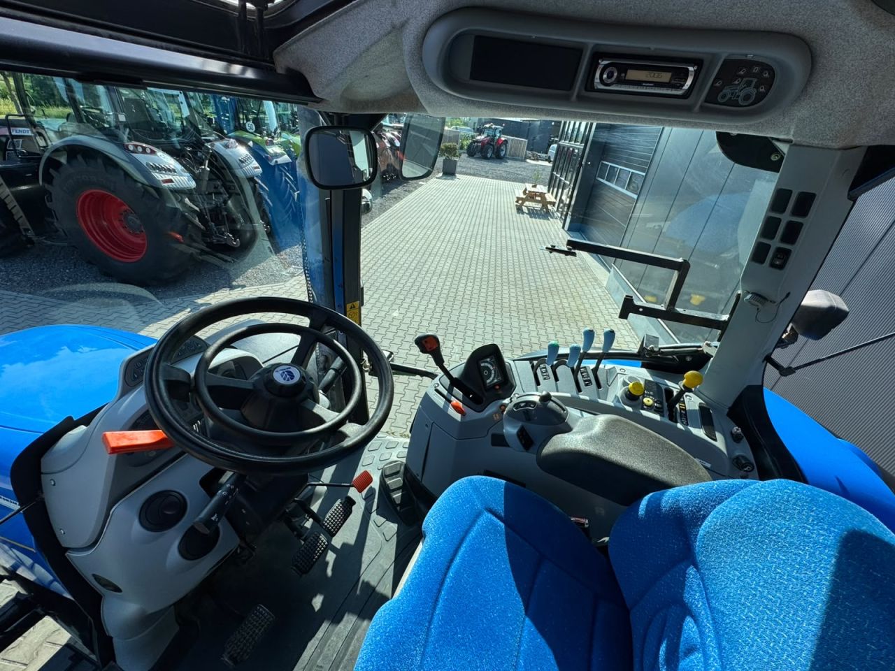 New Holland T6010