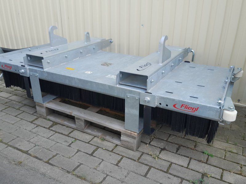 Fliegl Löwe 2000
